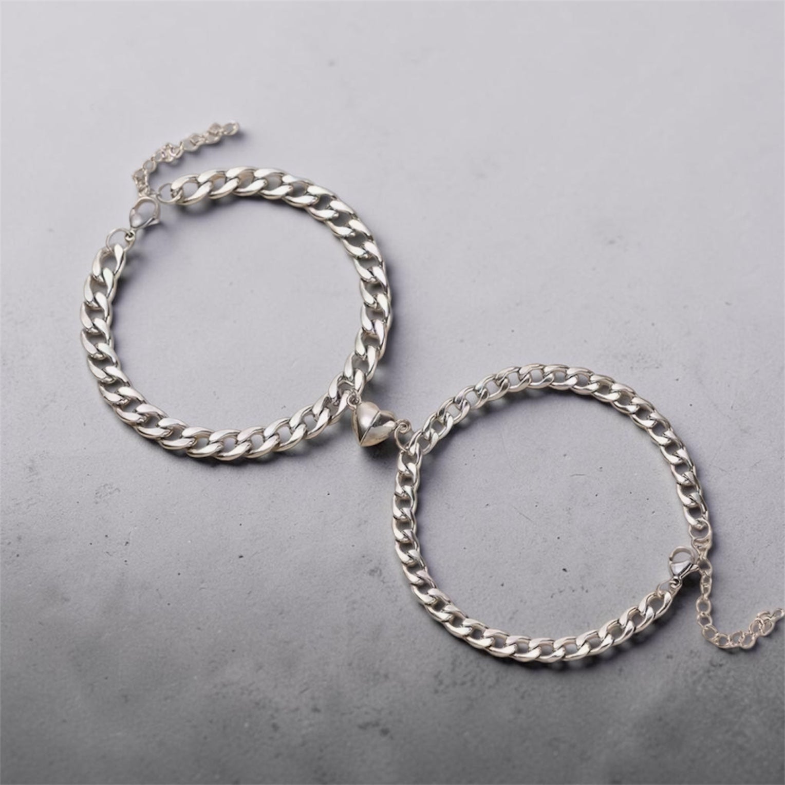 Verbundende Herzen Partnerarmband Set - magnetische Herzen für Paare