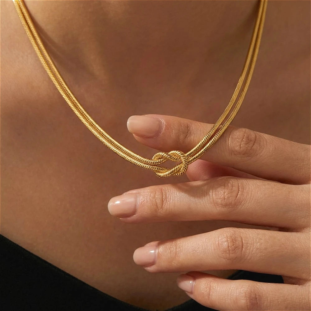 Knoten Halskette in Gold & Silber